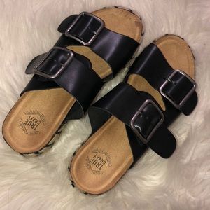 Block poppie sandals